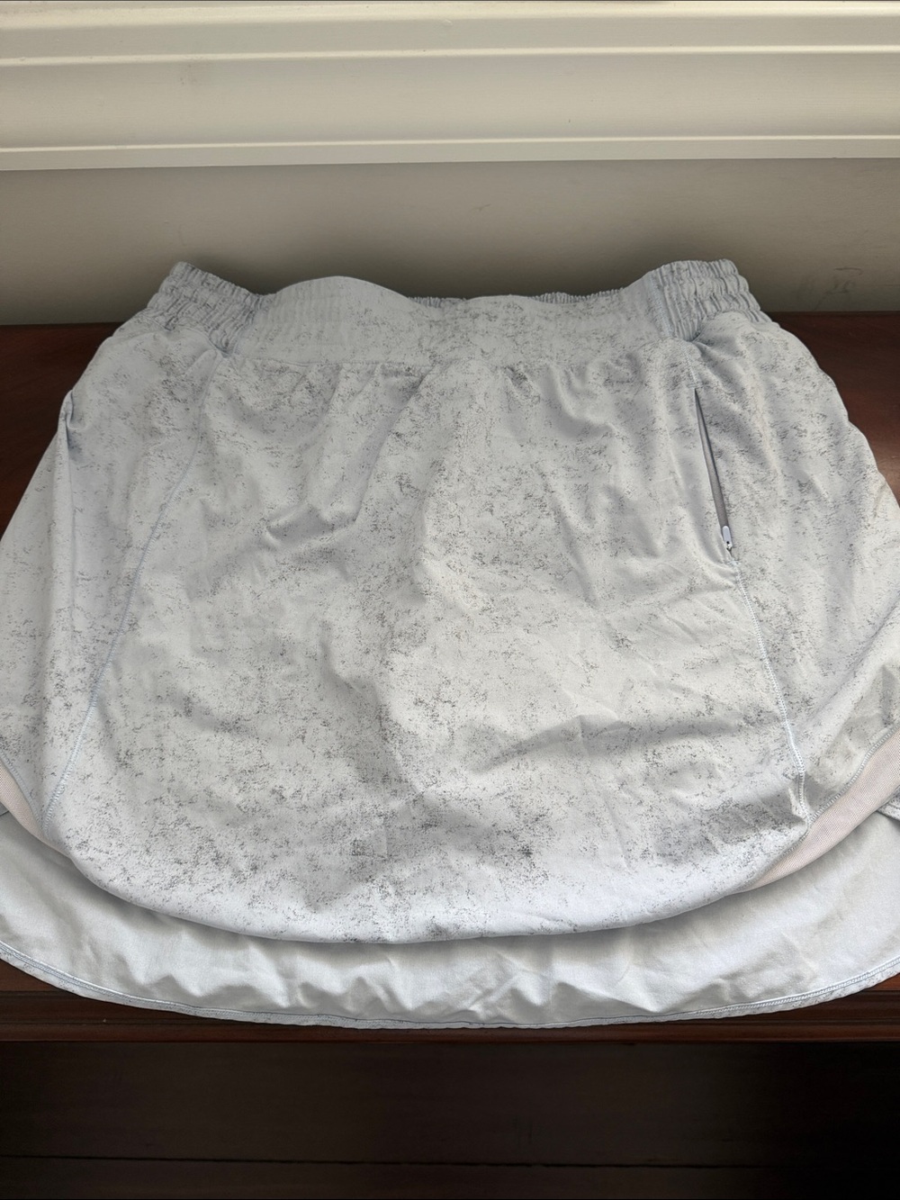 Lululemon Light Gray Athletic Skirt with Subtle Speckle Print